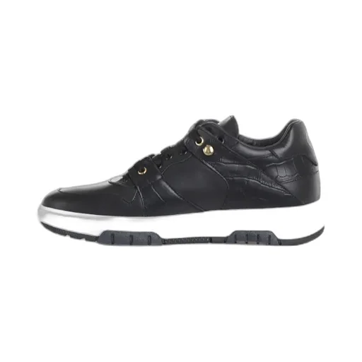 Legend Low-Top Sneakers