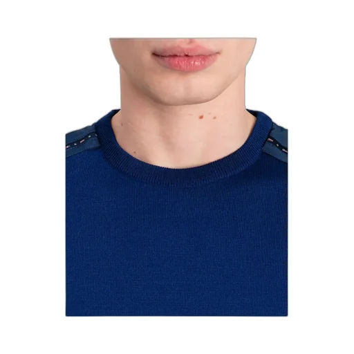 Round-Necked Logo Pullover