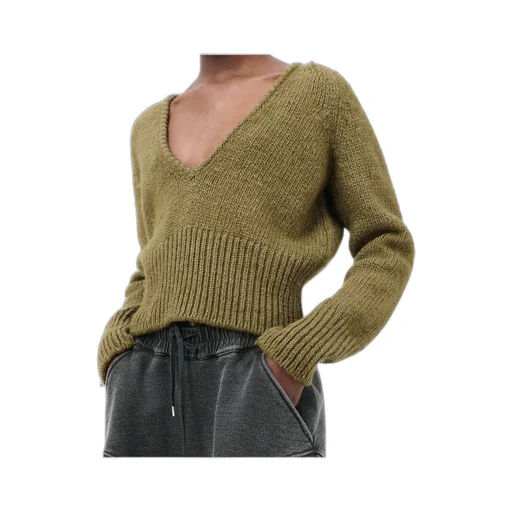 Sharp V-Neck Knitwear