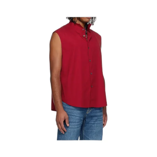 Sleeveless Buttoned Shirt