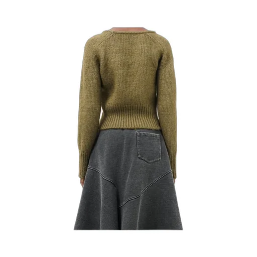 Sharp V-Neck Knitwear