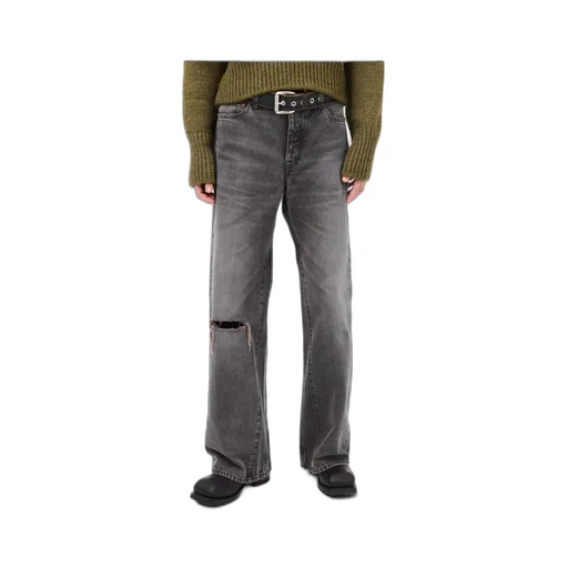 Treble Cut Distressed Jeans