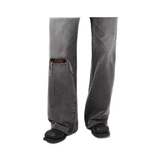 Treble Cut Distressed Jeans