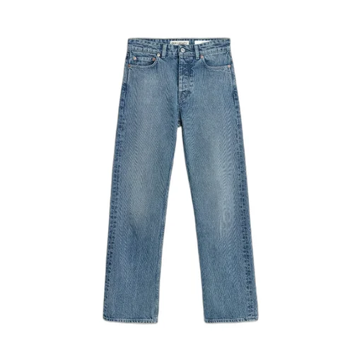 Linear Cut Straight-Leg Jeans