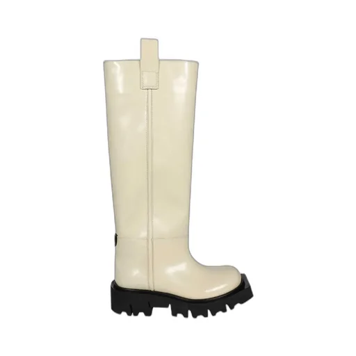 Leather Round-Toe Boots
