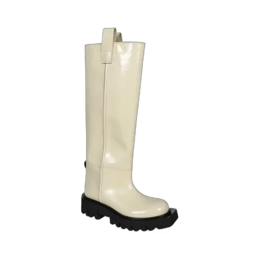 Leather Round-Toe Boots