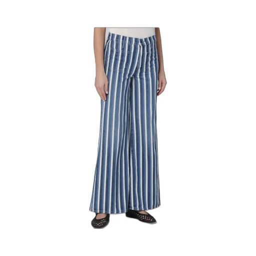 The Patch Pocket Twister Sneak Jeans