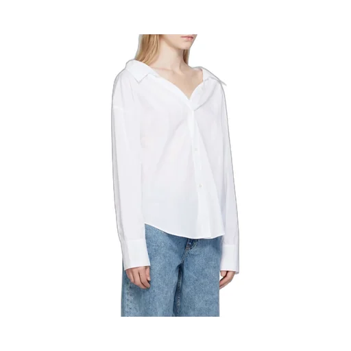 Buttoned Long-Sleeved Shirt