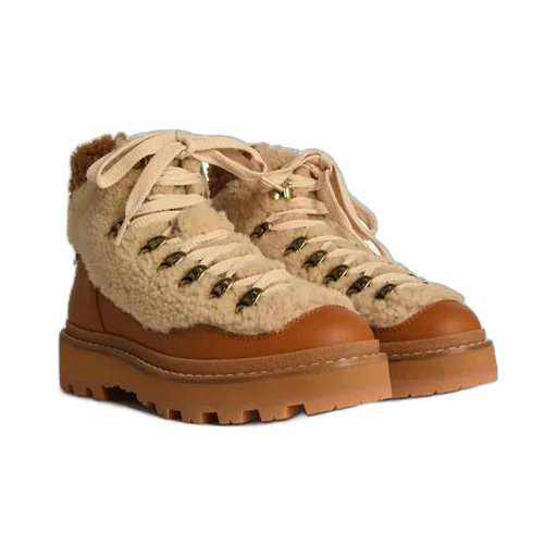 Peka Trek Ankle Boots