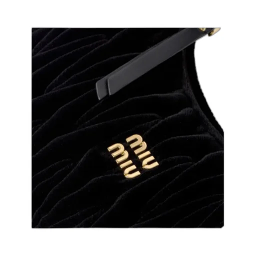 Wander Matelassé Zip-Up Shoulder Bag