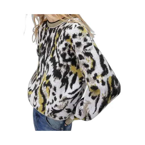 Round Neck Long-Sleeved Sweater