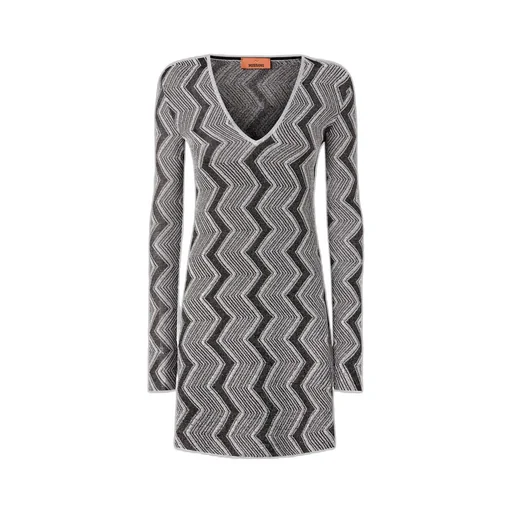 Zig Zag Patterned V-Neck Dress