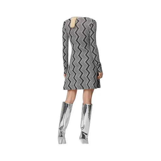 Zig Zag Patterned V-Neck Dress