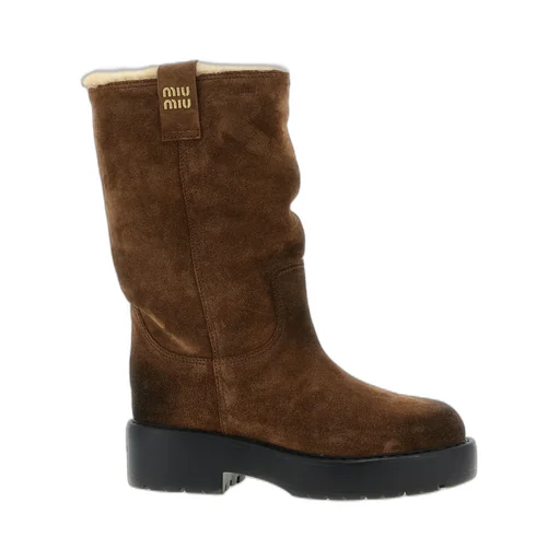 Round-Toe Boots