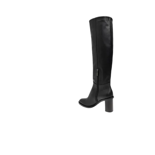 Round-Head Boots