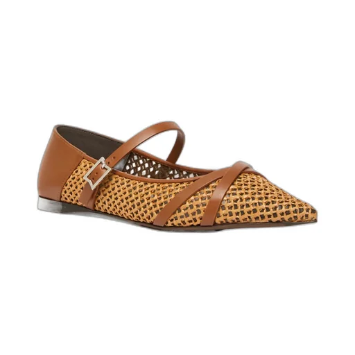 Buckle Detailed Pointed Toe Flat Shoes