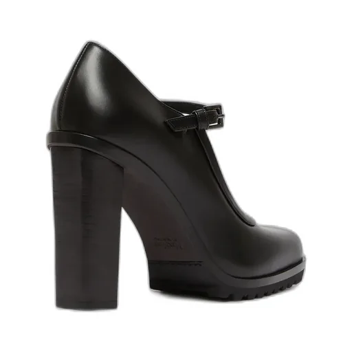Mary Janes In Leather