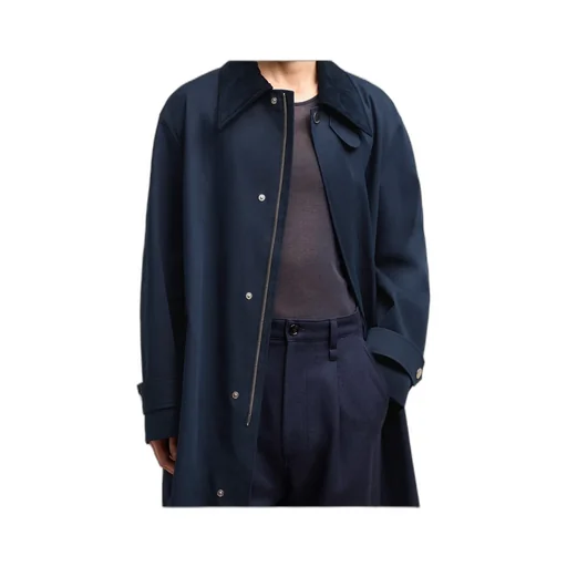 Long-Sleeved Windbreaker
