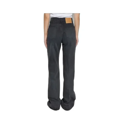 Wide-Leg Jeans