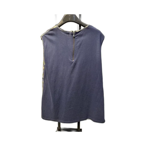 Sleeveless Shirt