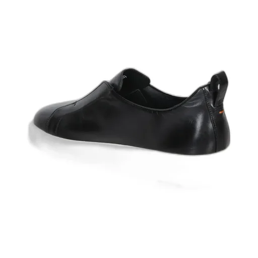 Victory Low-Top Sneakers