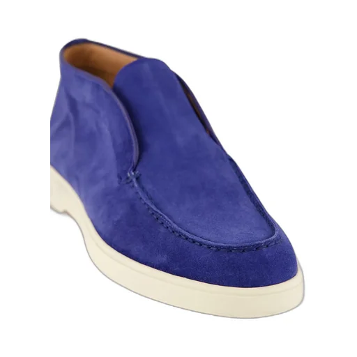 Round Toe Boots