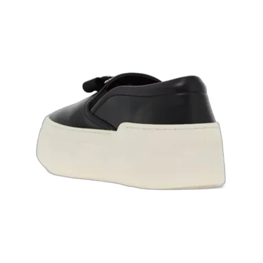 Logo Buckle Low-Cut Casual Shoes