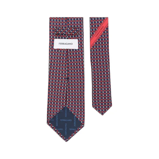 Pointed Tie