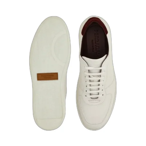 Low-Top Sneaker