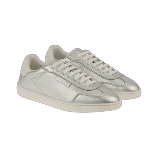 Low-Top Sneaker