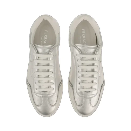 Low-Top Sneaker