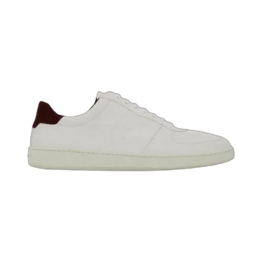 Low-Top Sneaker