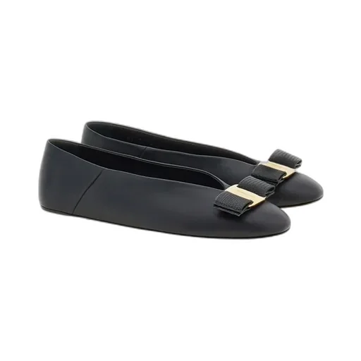 Round Toe Bow Detailed Ballet Flats