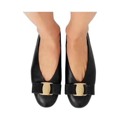 Round Toe Bow Detailed Ballet Flats