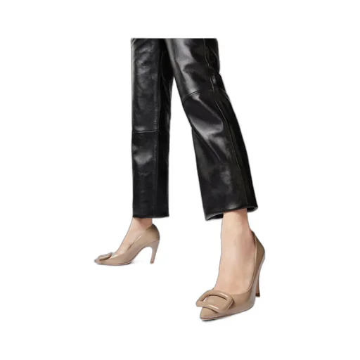 Viv' Choc Lacquered Buckle Pumps