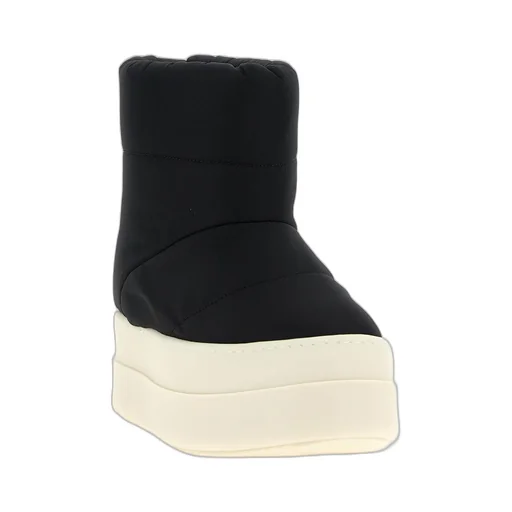 Mega Bumper Snow Boots