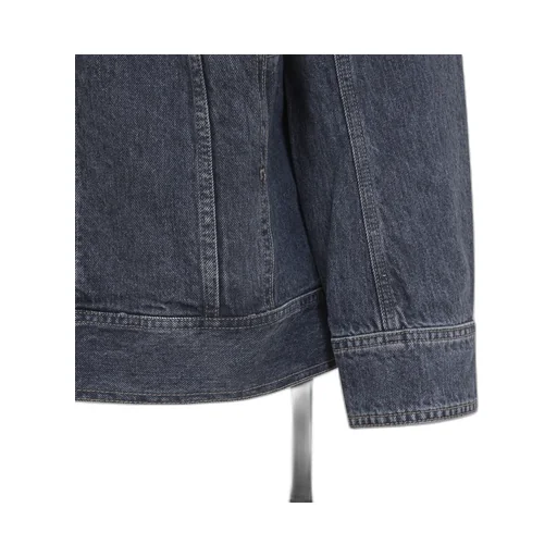 Button-Fastening Denim Jacket
