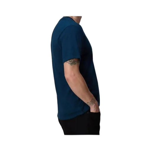 Short-Sleeved T-Shirt