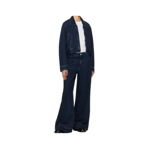 Wide-Leg Jeans
