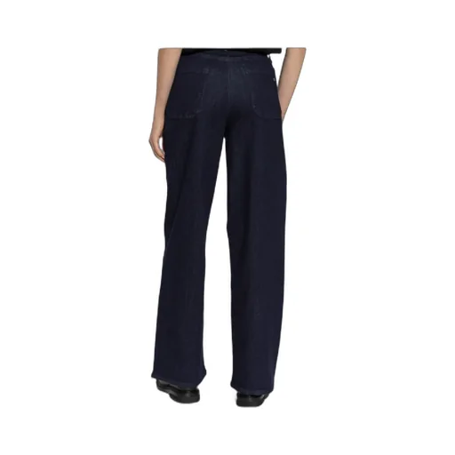 Belt-Loop Jeans