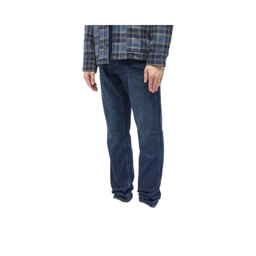 Belt-Loop Jeans