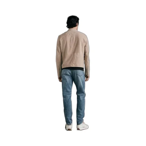 Belt-Loop Jeans