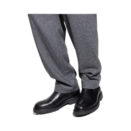 Round Toe Chelsea Boots