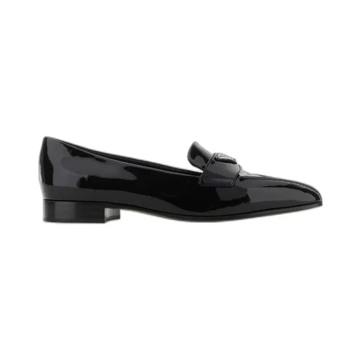 Logo-Plaque Pointed Toe Loafers