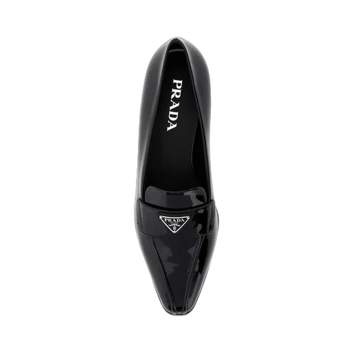 Logo-Plaque Pointed Toe Loafers