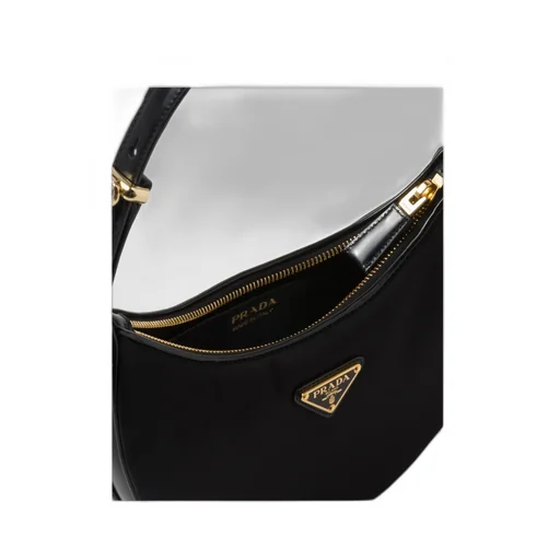 Logo-Plaque Zipped Handbag