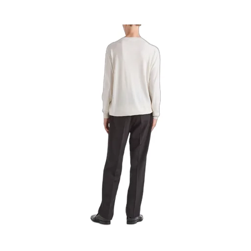 Long-Sleeved V-Neck Jumper