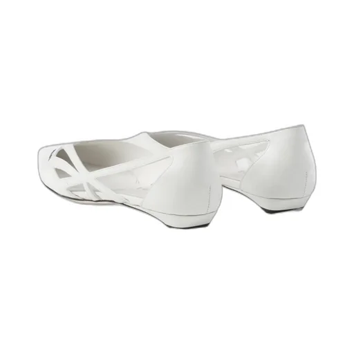 Pointed-Toe Cut-Out Detailed Ballerinas
