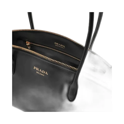 Logo-Detailed Zipped Shoulder Bag