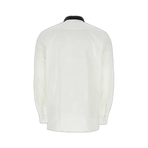 Long-Sleeved Buttoned Shirt